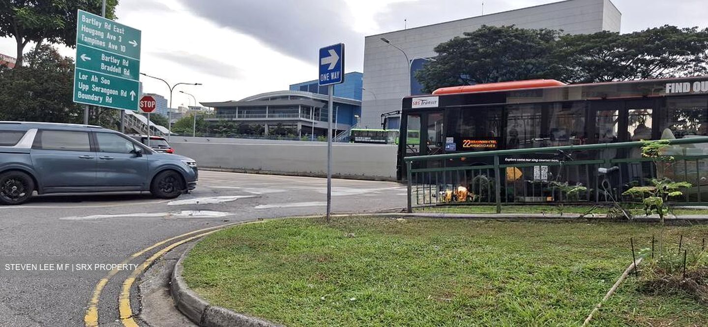 Upper Paya Lebar Road (D19), Shop House #575880861